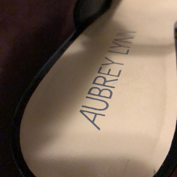 Women’s heels - Picture 1 of 3